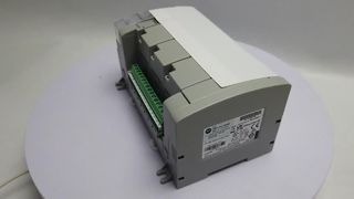 Allen-Bradley 2080-L50E-24QWB Micro850 24 I/O EtherNet/IP PLC Controlador autônomo vitrine