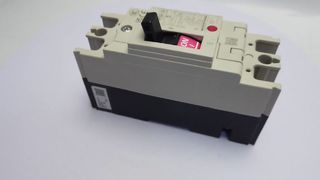 Disjuntor em caixa moldada Mitsubishi NF32-SV2P5A